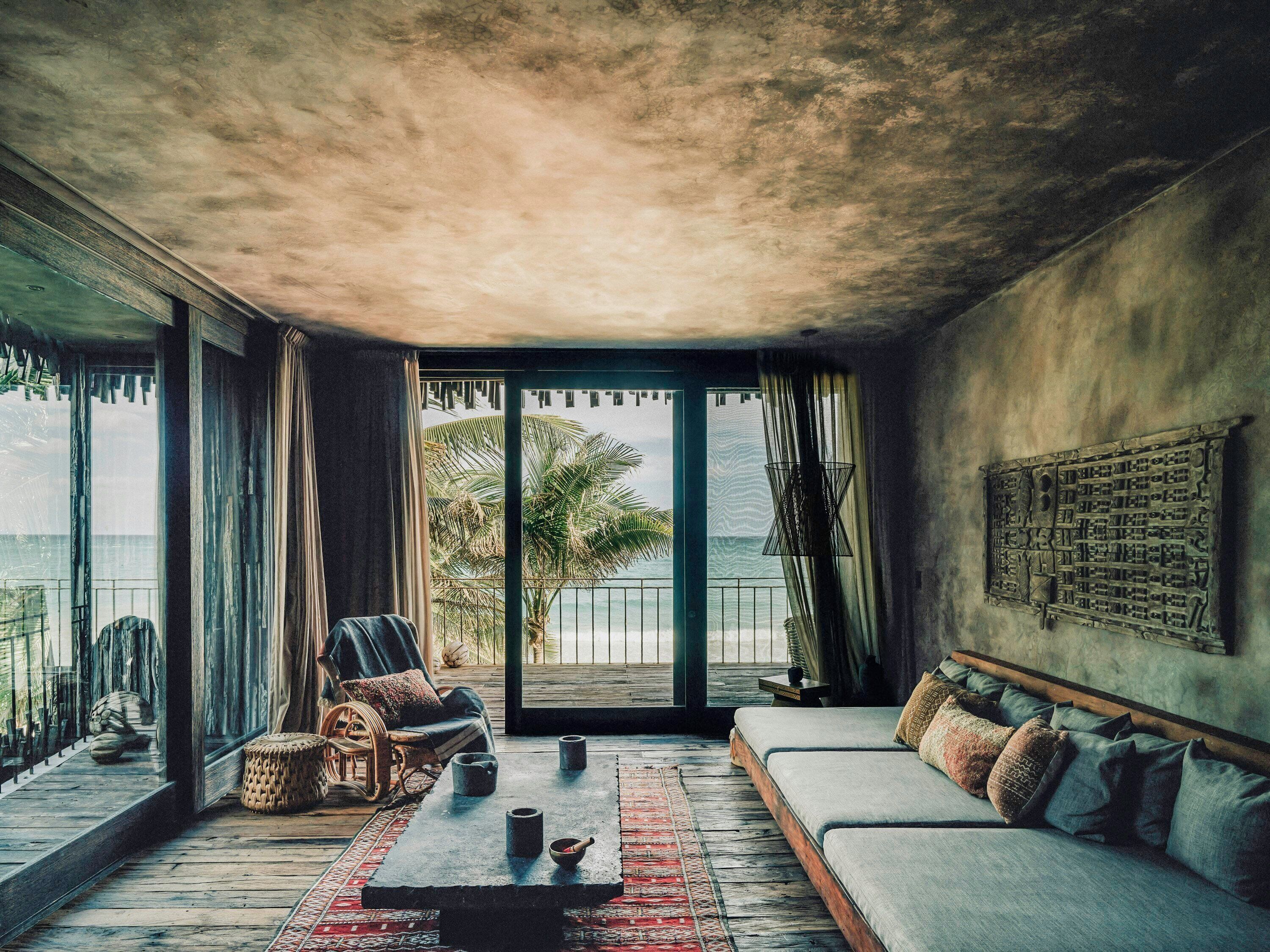 Deluxe kamer, 1 kingsize bed, uitzicht op oceaan | Luxe beddengoed, een kluis op de kamer, individueel gedecoreerd
