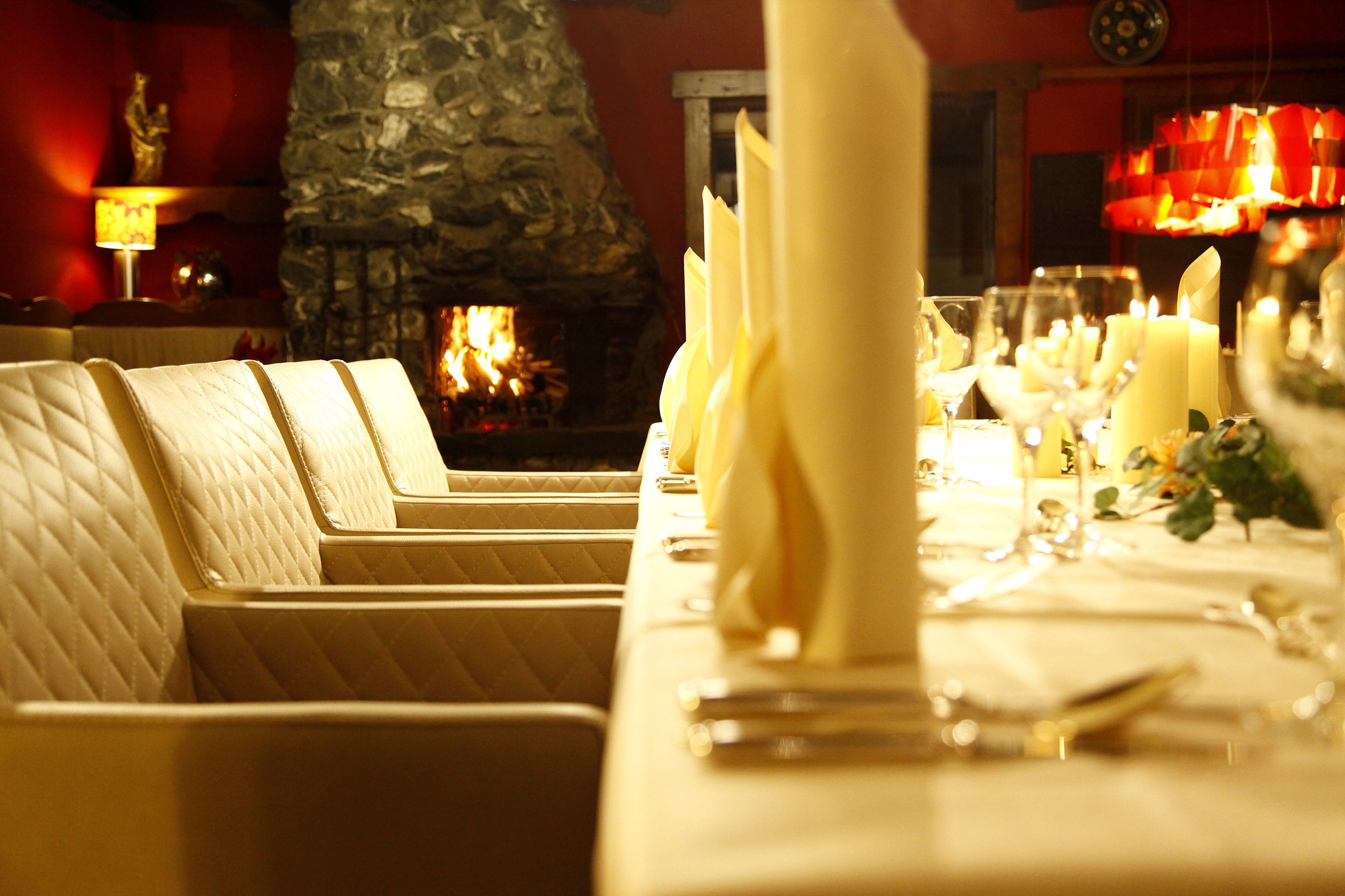 3 restaurants, breakfast, lunch, dinner served; regional cuisine