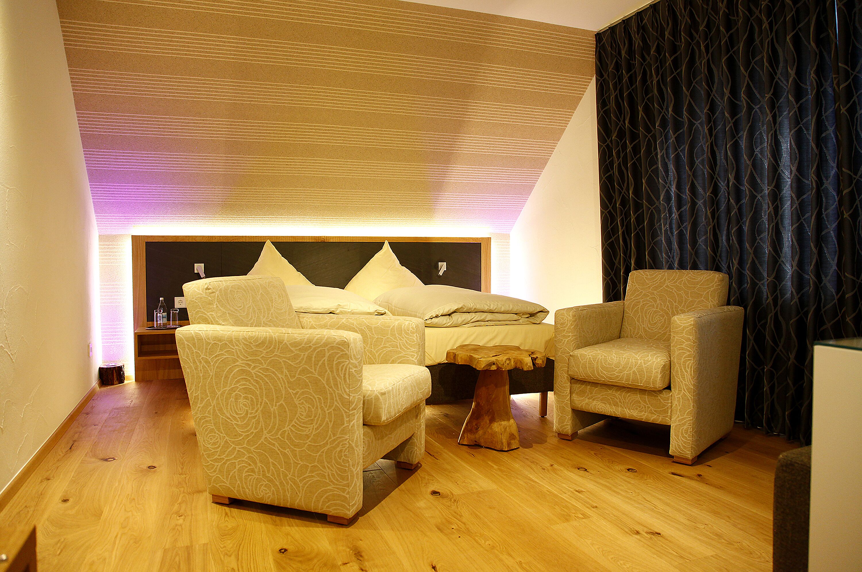 premium double room (comfort) | 1 bedroom, in-room safe, individually decorated, desk