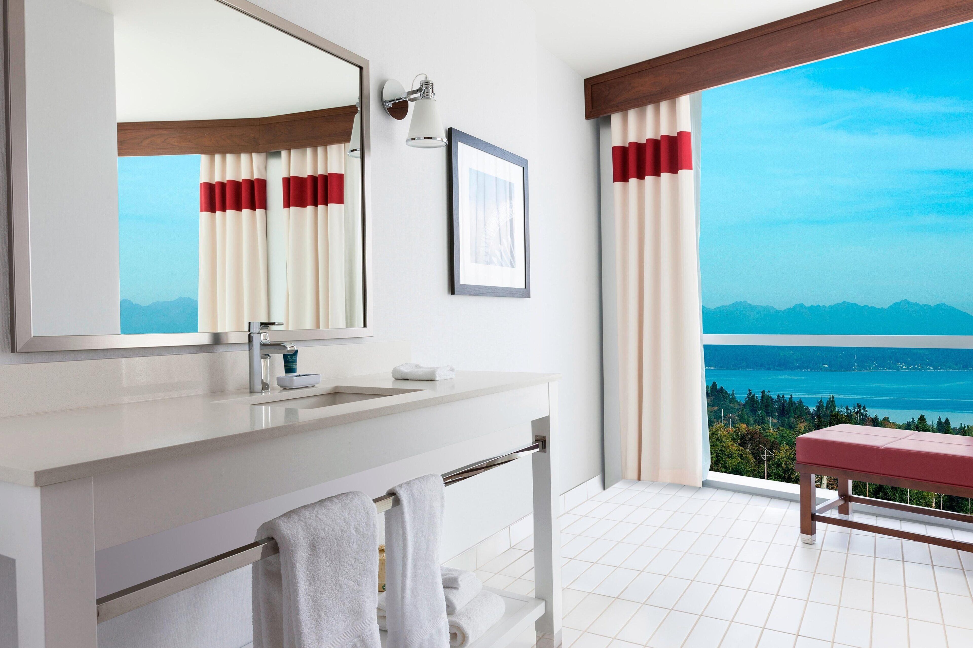 combined shower/bathtub, free toiletries, hair dryer, towels