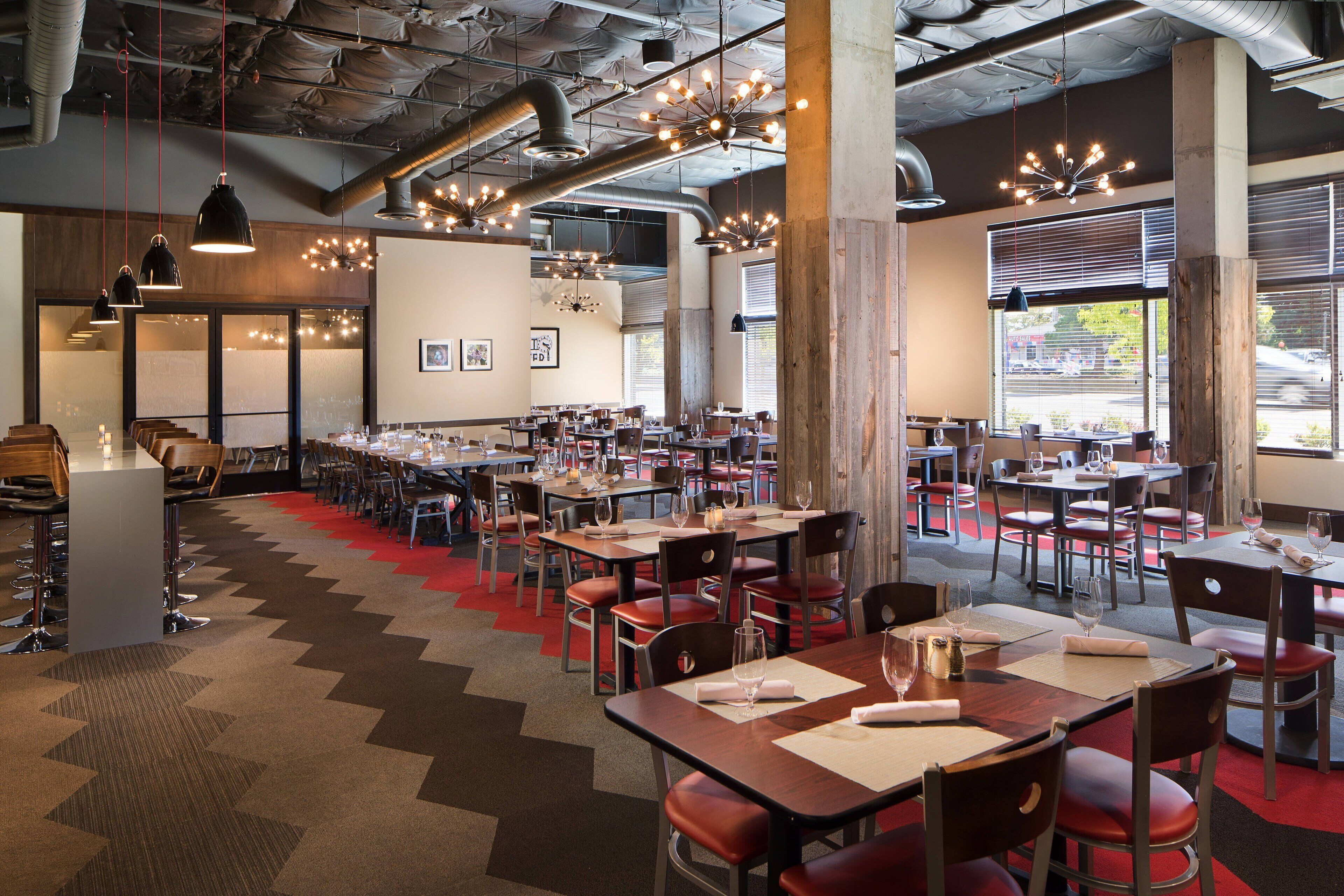 breakfast and dinner served, american cuisine