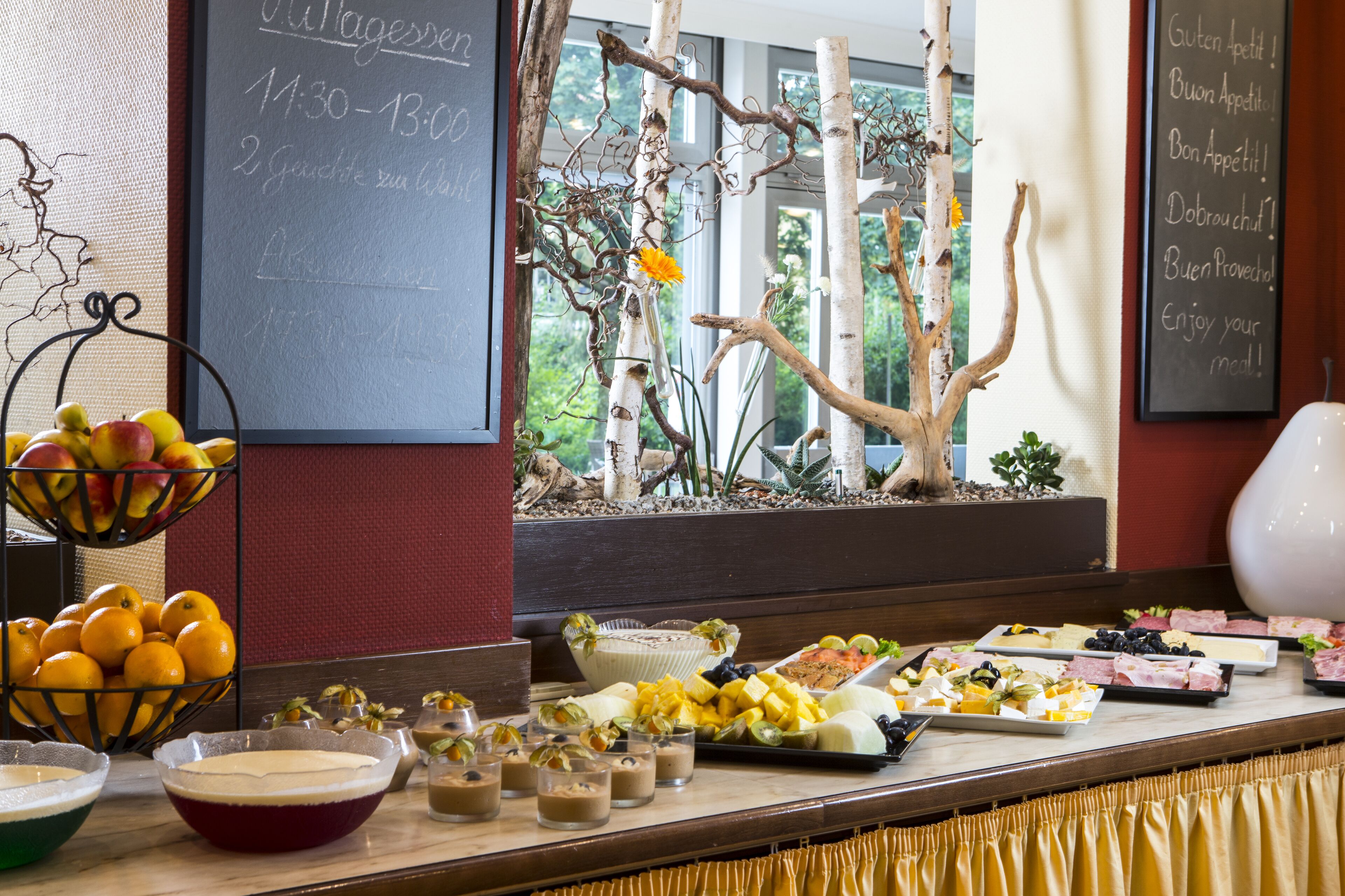 Lunch and dinner served, Regional cuisine