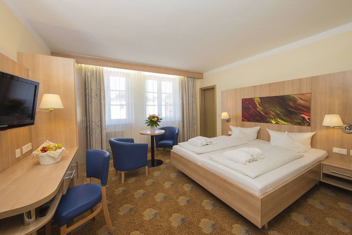 Comfort Double Room | Minibar, in-room safe, desk, free WiFi