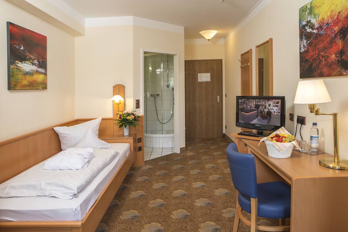 Minibar, in-room safe, desk, free WiFi