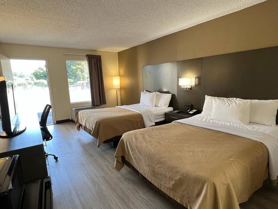 Habitación estándar, 2 camas dobles, no fumadores | Wifi gratis y ropa de cama