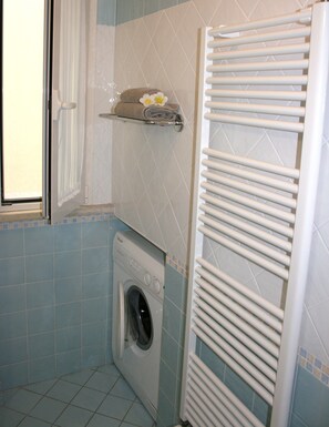 Apartment, 2 Schlafzimmer | Badezimmer | Dusche, kostenlose Toilettenartikel, Haartrockner, Bidet