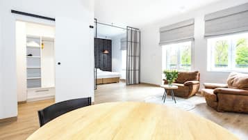 Junior Double Room, 2 Twin Beds | Premium bedding, laptop workspace, free WiFi