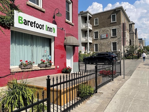 Barefoot Inn
