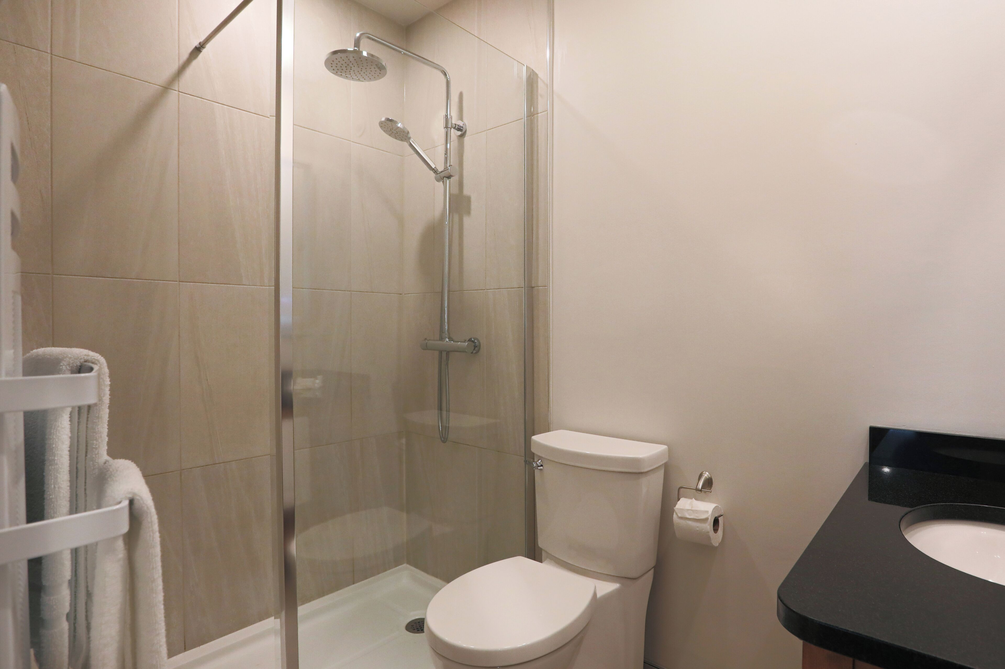 business room, 1 king bed | bathroom | free toiletries, hair dryer, dressing gowns, towels