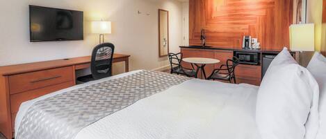 Studio, 1 keskisuuri parisänky | Ylelliset vuodevaatteet, työpöytä, pimennysverhot, äänieristys