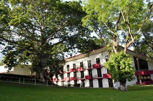 Fachada de la propiedad
