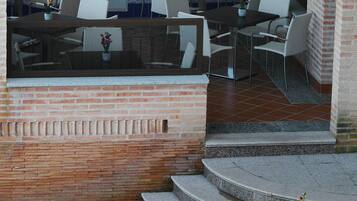 Breakfast, lunch, dinner served; Mediterranean cuisine