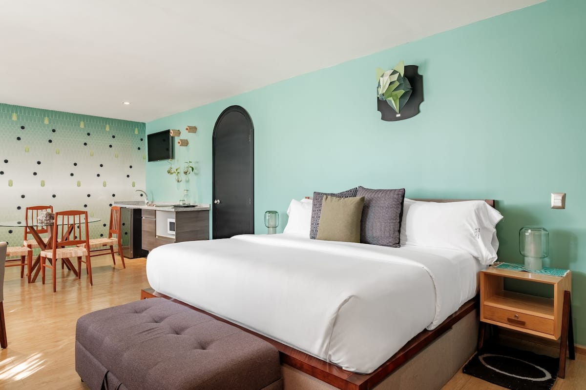 Master Suite | Biancheria da letto di alta qualità, copriletto in piuma, minibar