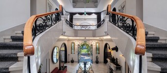 Pug Seal Polanco Allan Poe