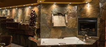 Mariaggi's Theme Suite Hotel & Spa