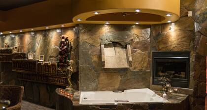 Mariaggi's Theme Suite Hotel & Spa