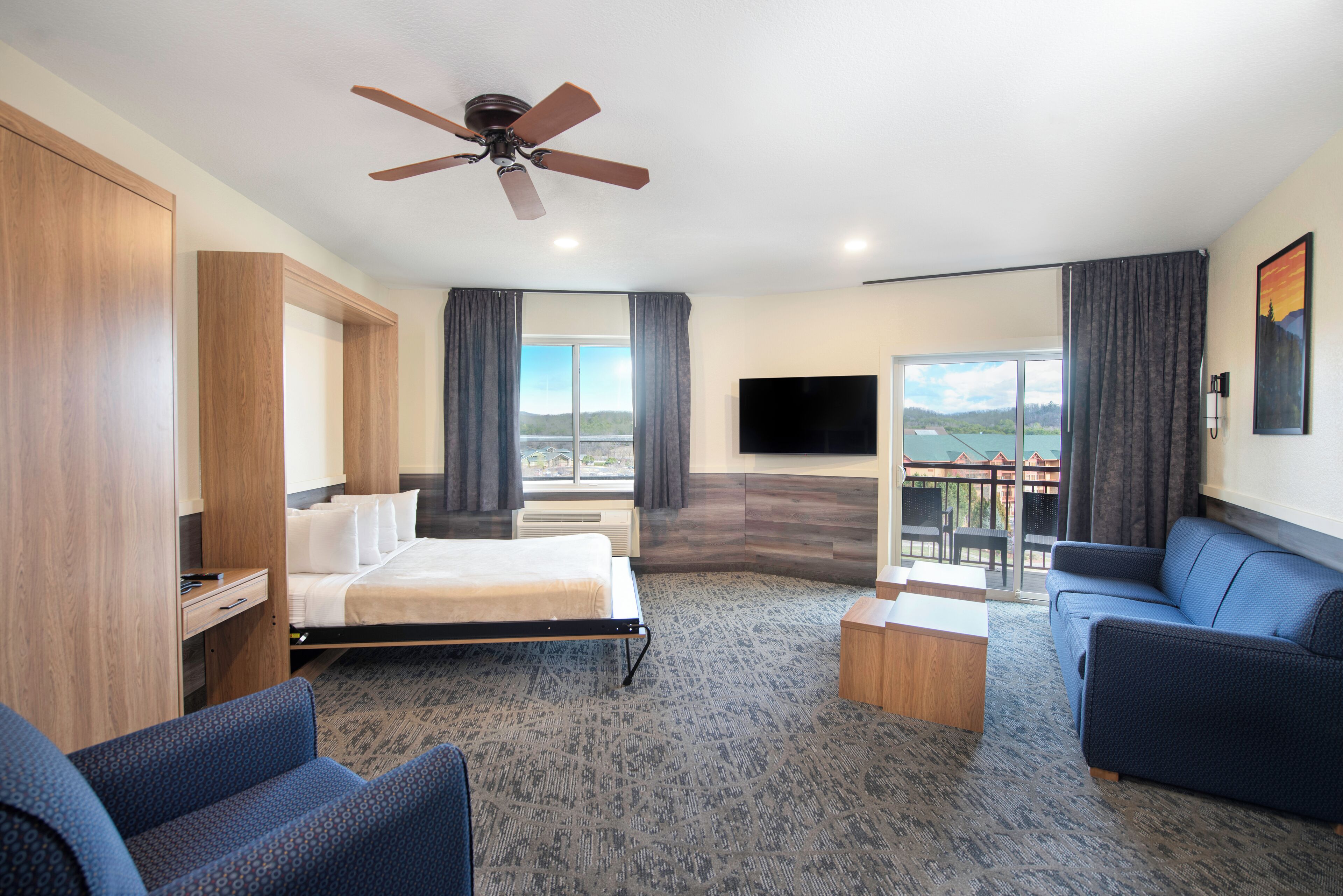 房內夾萬、熨斗/熨衫板、床單