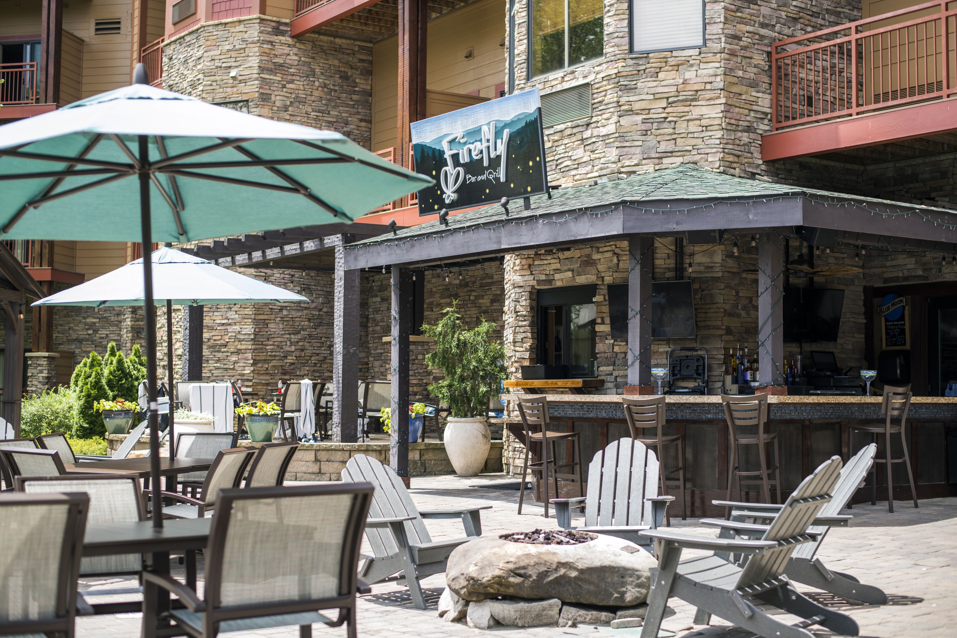 7 restaurants, breakfast served