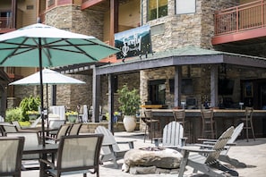 7 restaurants, breakfast served