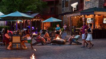 7 ravintolaa, joissa tarjoillaan aamiainen