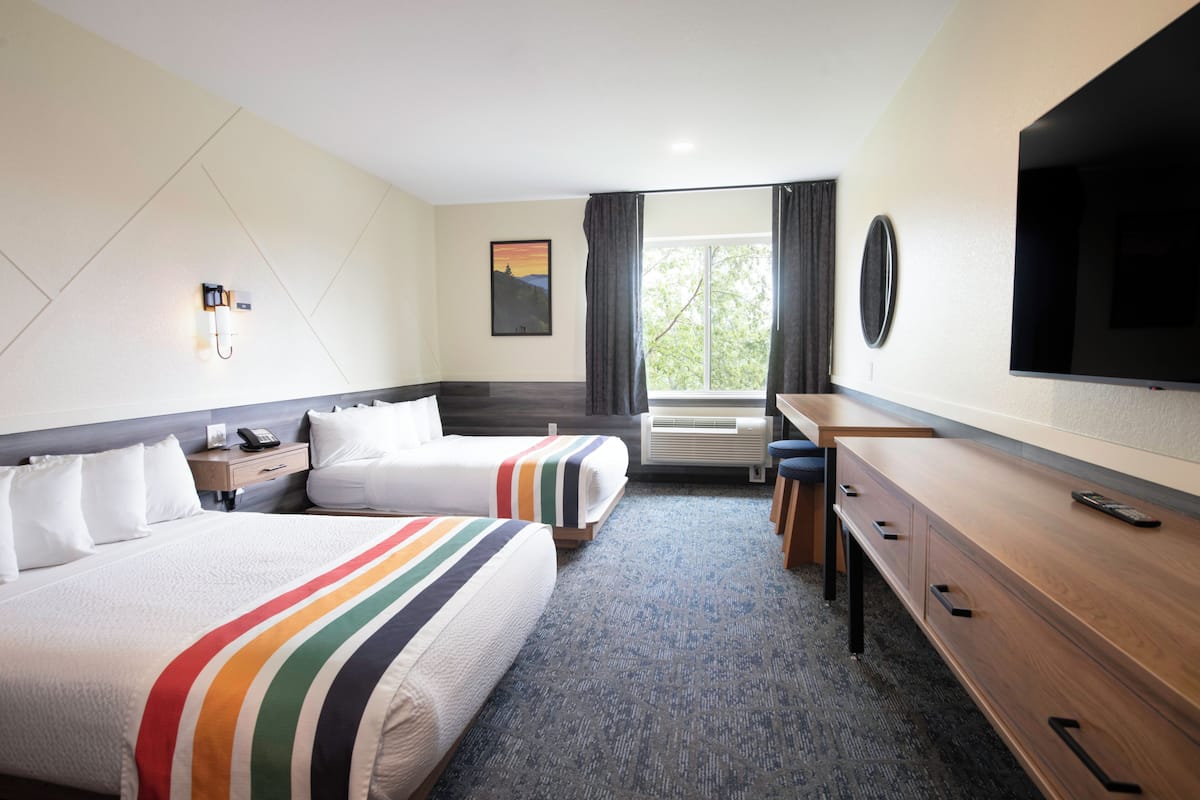 In-room safe, iron/ironing board, bed sheets