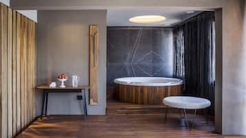 Sauna, hot tub, facials