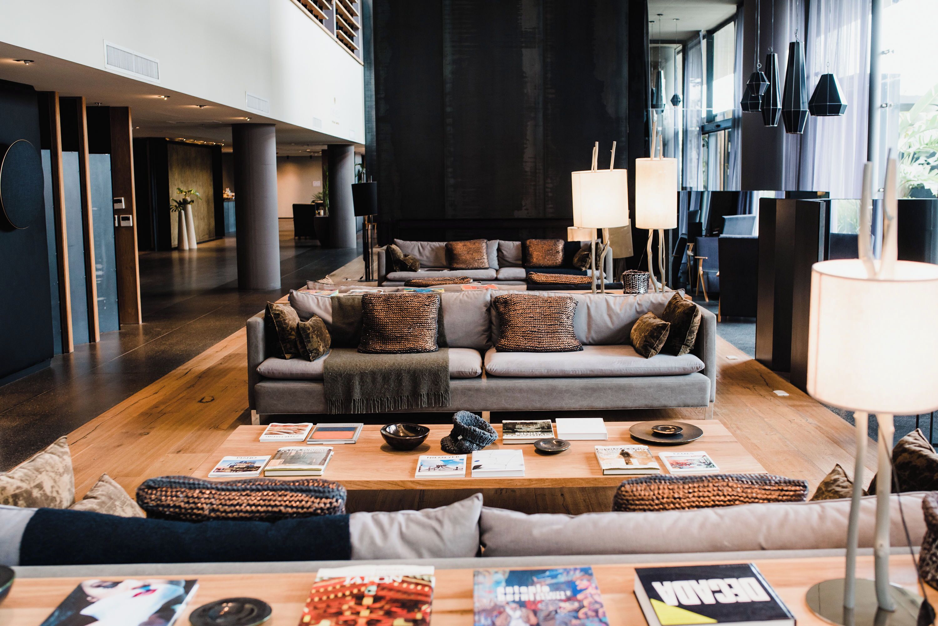 Coin salon dans le hall