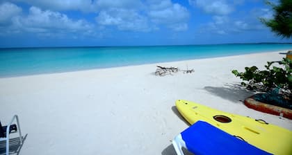 Rollezz Villas Beach Resort