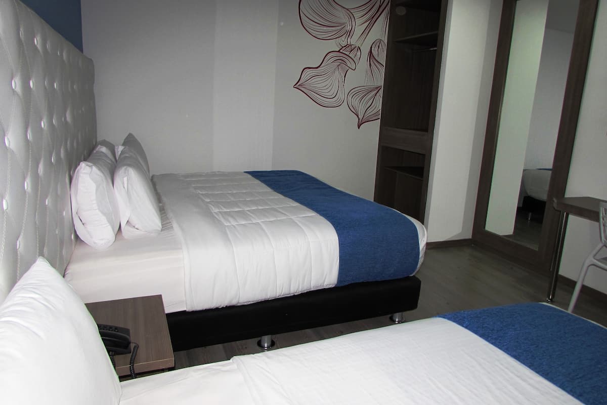 Twin Room | In-room safe, desk, free WiFi