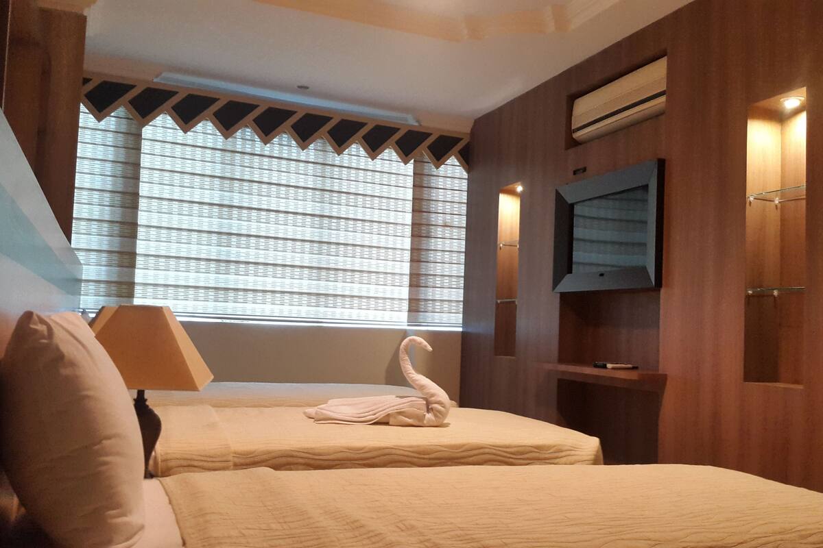 Down duvets, laptop workspace, free WiFi