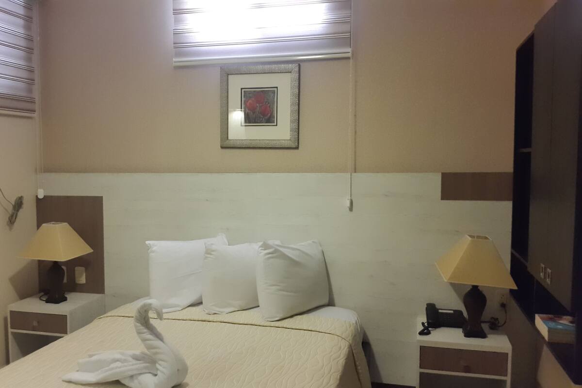 Down duvets, laptop workspace, free WiFi