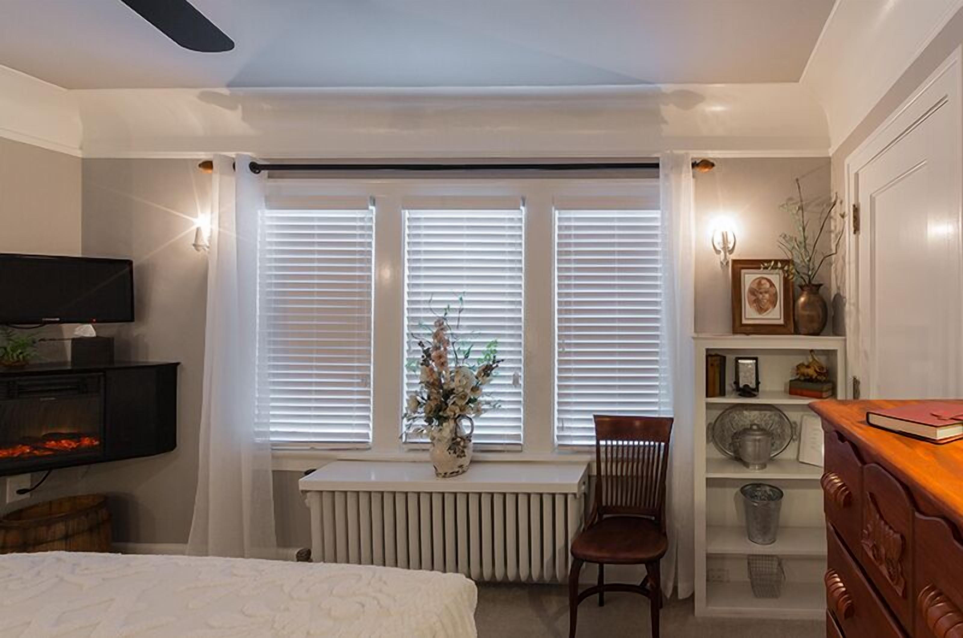 客房, 1 張加大雙人床 (Robbers Roost) | 書桌、隔音、免費無線上網