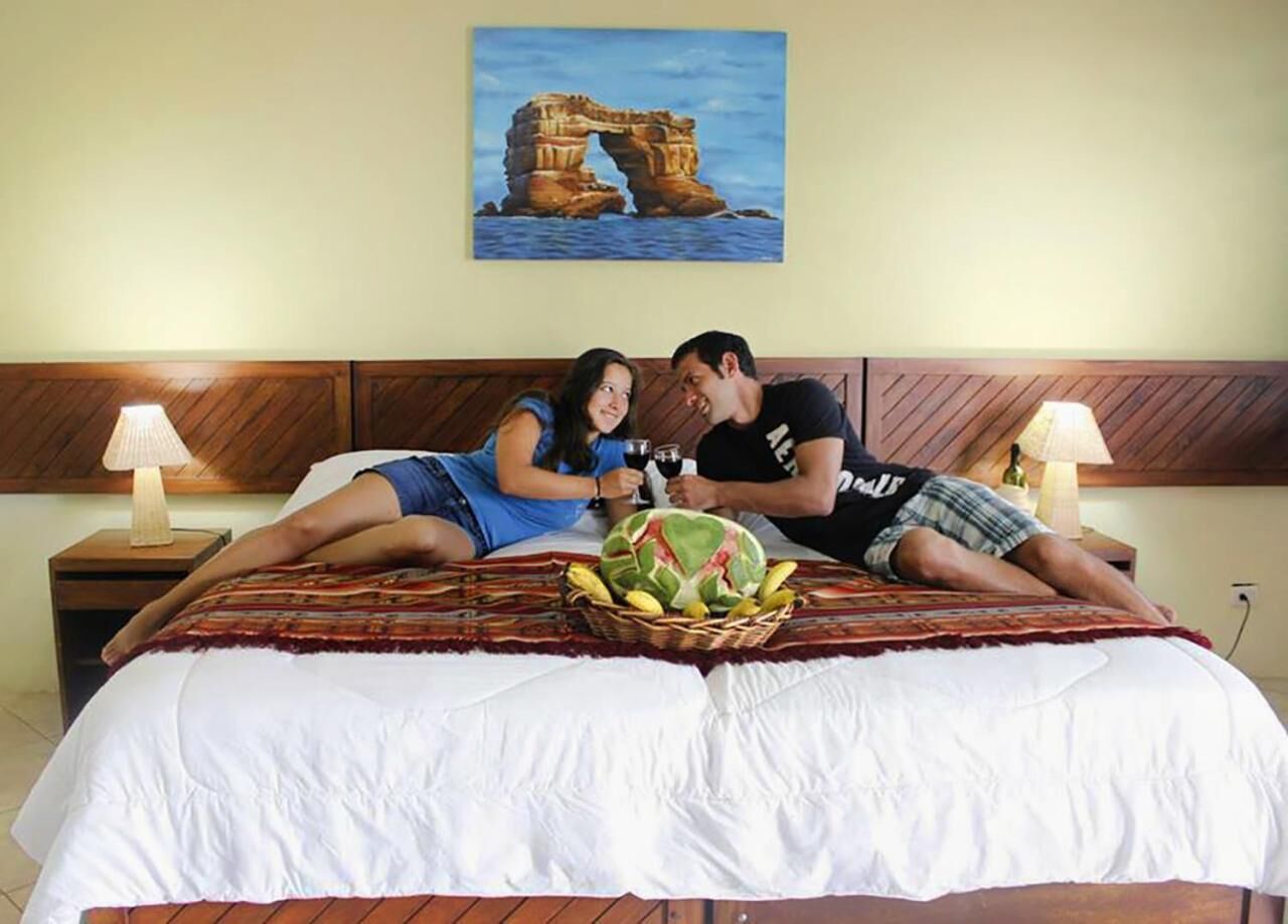 Economy kamer, privébadkamer | Individueel gedecoreerd, individueel gemeubileerd, een bureau