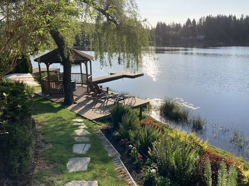 Cottage Lake Bed and Breakfast