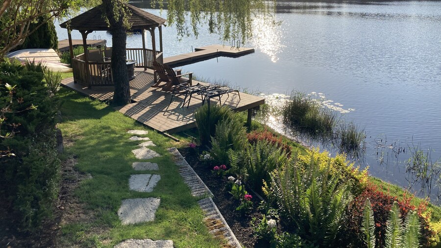 Cottage Lake Bed and Breakfast