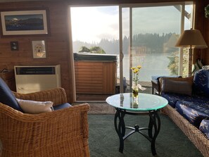 Suite, 1 Bedroom, Hot Tub, Lake View (Lakeside Bedroom Suite) | 1 bedroom, premium bedding, pillowtop beds, individually decorated - Cottage Lake Bed and Breakfast (Woodinville)