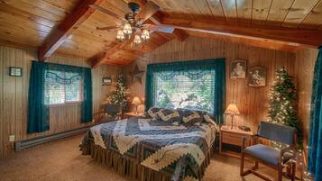 Signature Cabin, 3 Bedrooms, Non Smoking, Mountain View | 1 bilik tidur, dihias secara berasingan