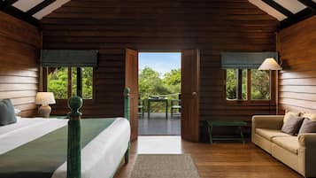 Jungle Dwelling | Minibar, in-room safe, desk, soundproofing