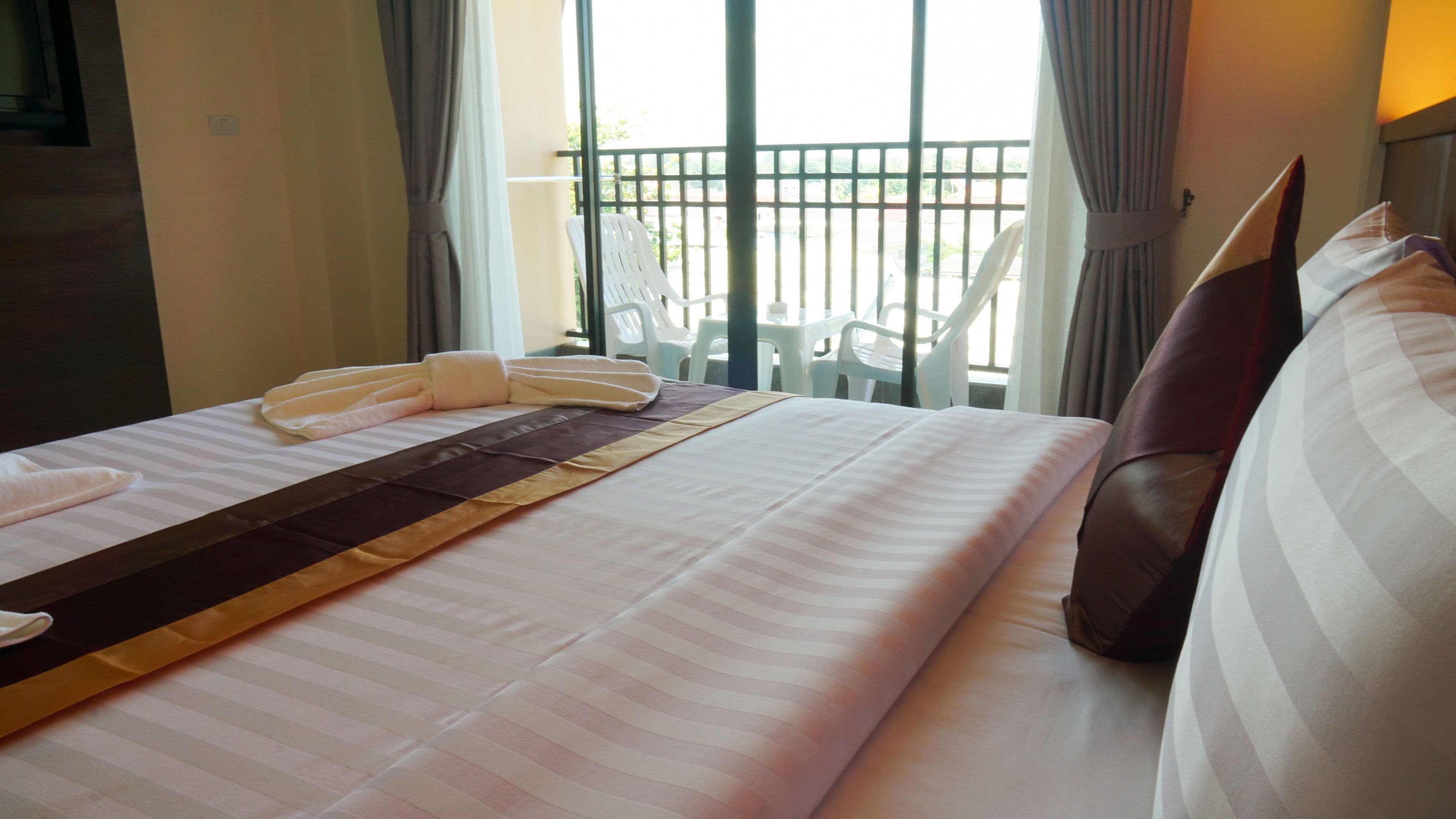 superior room - double bed | 1 bedroom, in-room safe, desk, blackout curtains