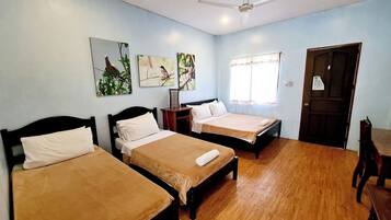 Deluxe-huone | Työpöytä, vuodevaatteet