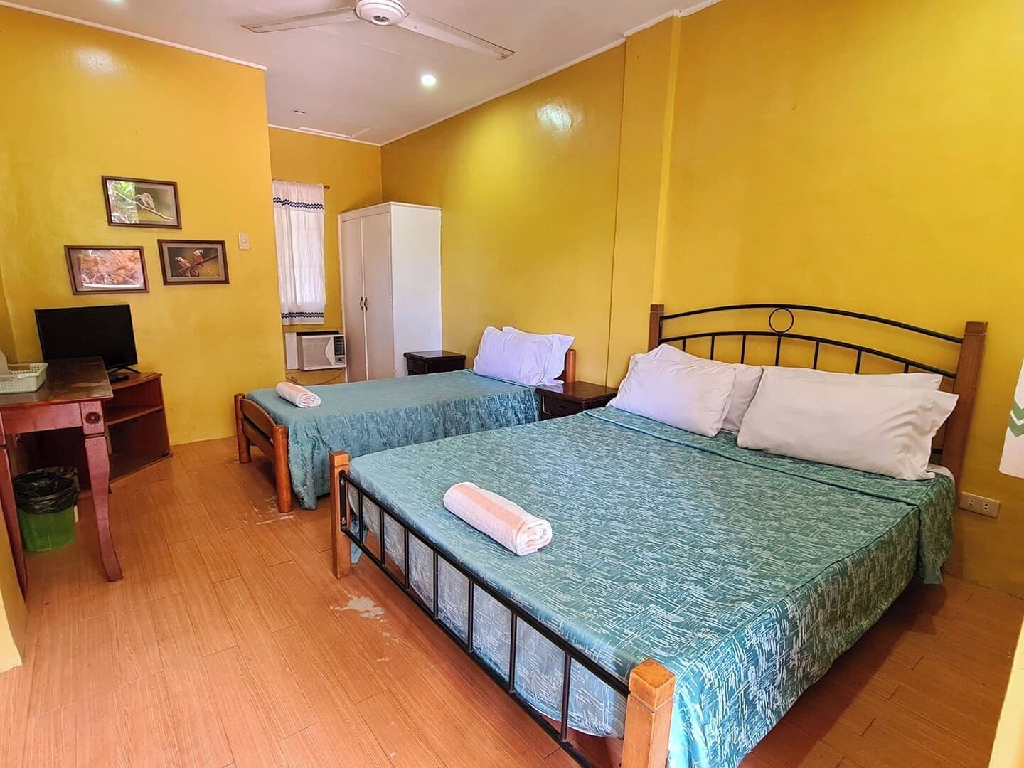 スーペリア ルーム | デスク、ベッドシーツ