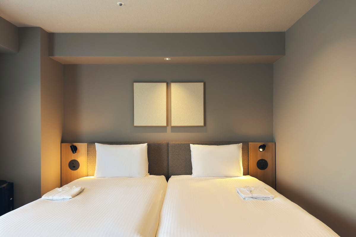 (Non-Smoking) Twin Room for 2 people (Renovated) | 1 bedroom, desk, blackout drapes, iron/ironing board