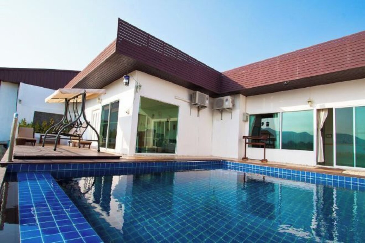 Sunset Pool Villa