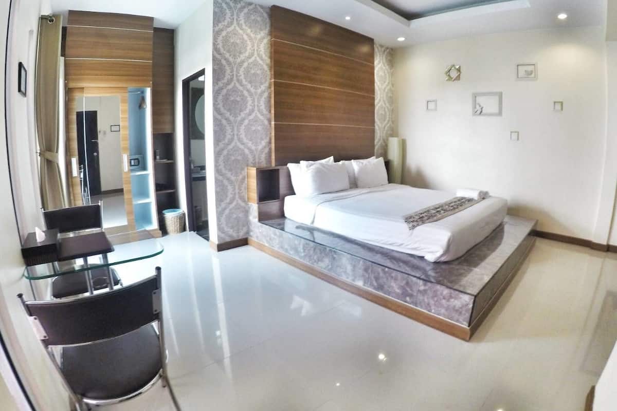 deluxe pool villa | minibar, in-room safe, desk, free wifi