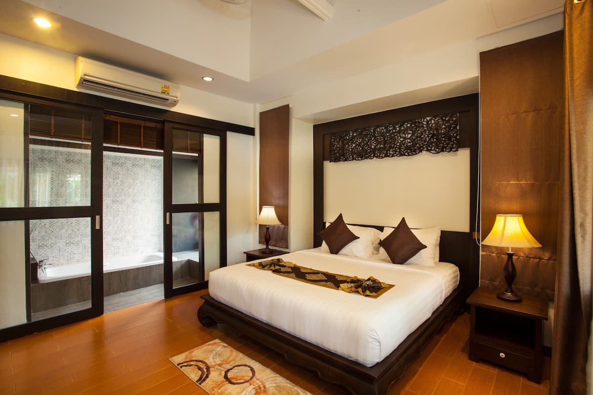 Royal Family Villa | 2 bedrooms, premium bedding, minibar, in-room safe