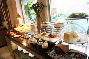 Tägliches inbegriffenes Frühstücksbuffet