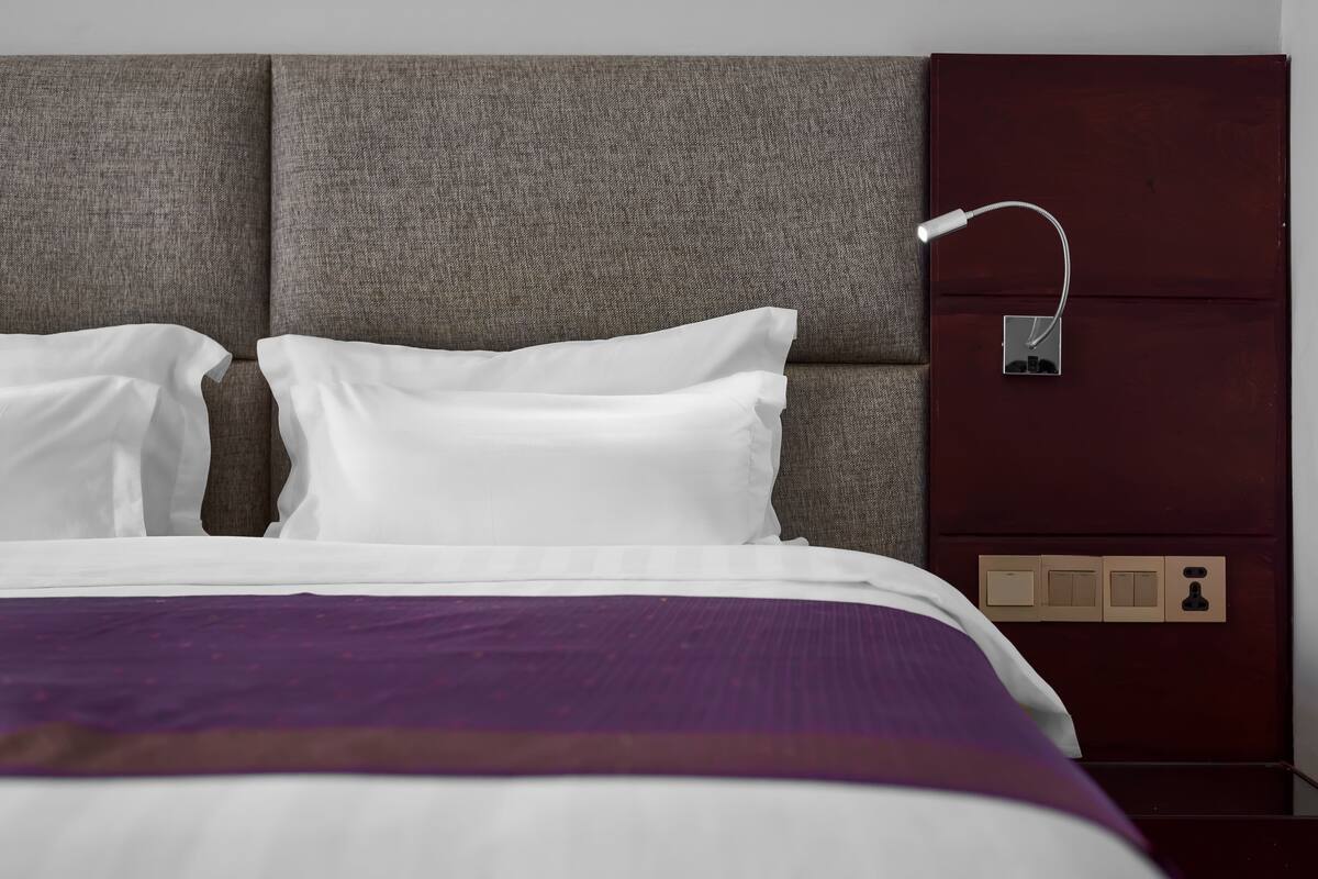 Premium bedding, minibar, in-room safe, desk