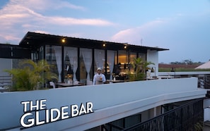 Rooftop bar - The Aviary Hotel (Siem Reap)