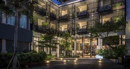 The Aviary Hotel