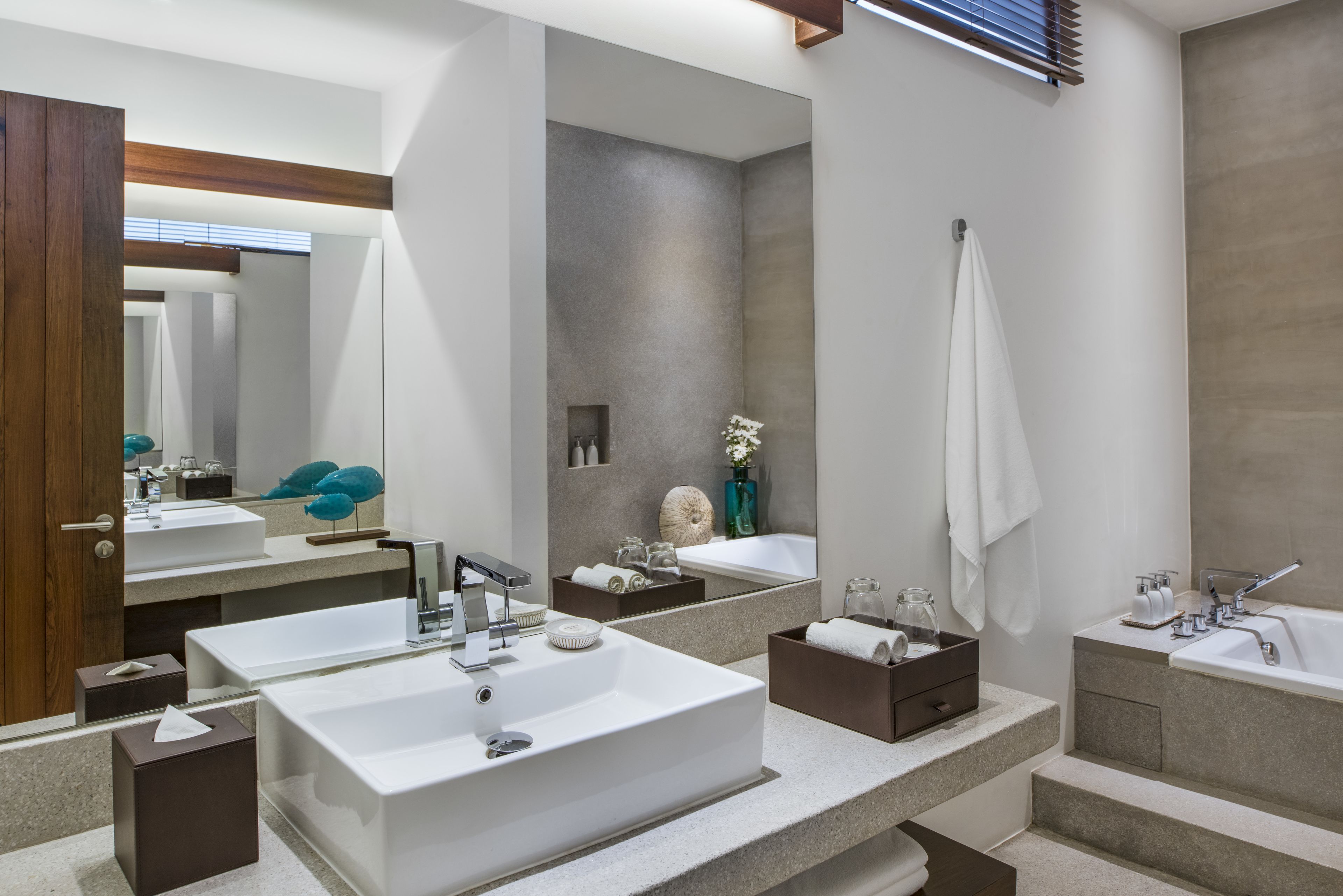 Photo - The Aviary Hotel